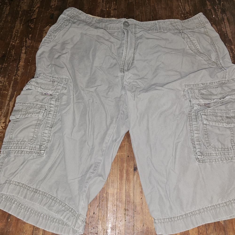 Men's Gray Cargo Shorts